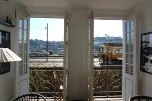 Miragaia Apartment Walk to Douro River