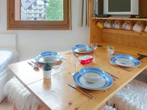 Studio LEnclave I et J-29 by Interhome