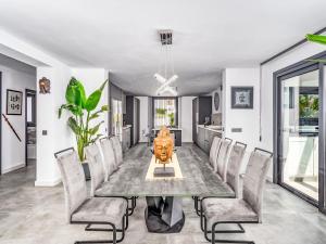 Villa Villa Tzuki by Interhome