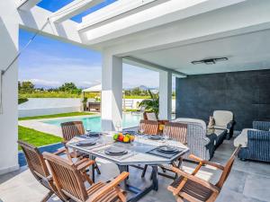 Villa Villa Tzuki by Interhome