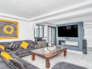 Villa Villa Tzuki by Interhome