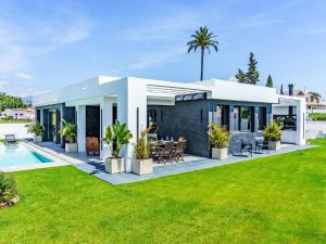 Villa Villa Tzuki by Interhome