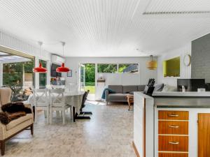 Holiday Home Erk - from the sea by Interhome