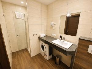 Apart Home Tel
