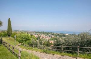 Sunshine Apt - Solarium Vista Lago a 350m dal Lago con Piscina