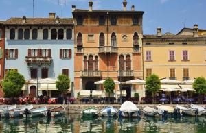 Sunshine Apt - Solarium Vista Lago a 350m dal Lago con Piscina
