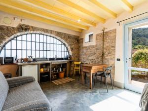 Holiday Home Lo Scoglio by Interhome