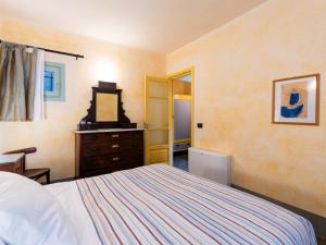 Holiday Home Lo Scoglio by Interhome