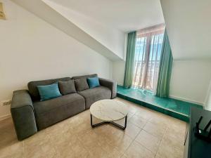 Modern One-Bedroom Apartment
