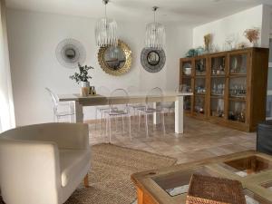 Villa avec piscine et jardin privés, hébergement cosy avec clim