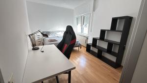 Room for business trip, university phd student