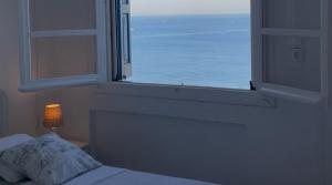 Chez Semiramis The Sun Touch House for 8 persons 5min from the beach