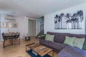 City Center Apartment With Shaded Terrace