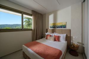 Homey Comfort and Elegance at Olive Grove!