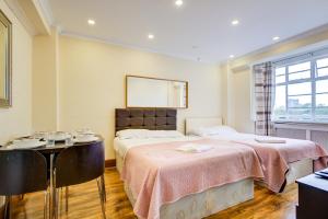 Paddington Taq Residents