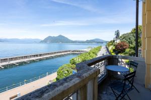 Prestige Lakeview Historic Center Stresa