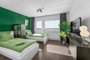 Modern Apartment at Braunschweig Hbf Central Station 17th Floor Cityview 4 Beds Full Kitchen