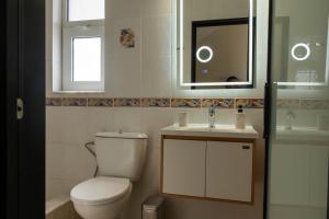Gaia Bright & Comfy Apartment in Ialyssos Ixia
