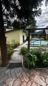 Bungalow garden room Milešov