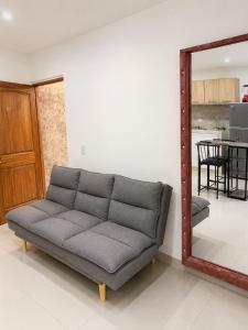 Estancias Aleli apartaestudio amoblado con cocina equipada para persona sola o pareja a tan solo 5 minutos de la terminal de transporte cerca del centro comercial chipichape 201