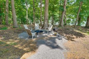 Walk to Water: Irvin Cobb Resort Cabin!