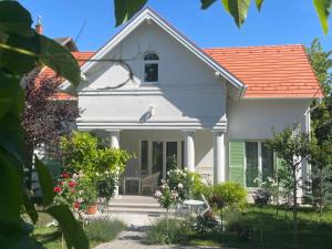 Villa Rosa Centre