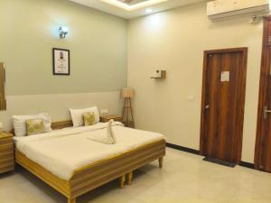 Sunhill Boutique Homestay by Lux Himalaya 8-Bhk