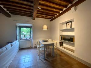 Window to Bagno Vignoni