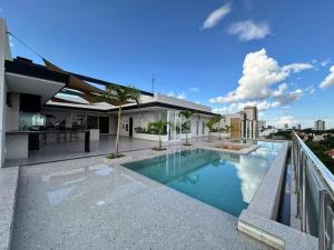 214 - Chic Oasis en una zona privilegiada cerca de Equipetrol