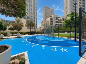 Luxury 3BR with Sea Views & Pool - Creekside