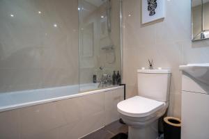 Large 2-Bed Moments From The O2 Arena