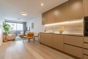 Premium Living with Pool, Balcony, Gym & Garage by HostWise