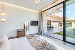 Spacieuse Villa Jumelée, 2 piscines et vue superbe