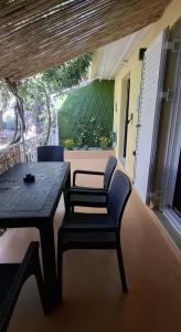 HoneyBee6 - Garden studio close to the port & airport
