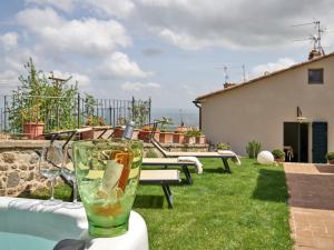 Montalcino Townhouse with Private Garden & Spa