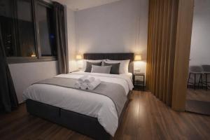 Piraeus Port Suites Luxury No1