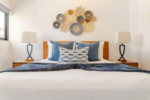 Downtown Cabo Gem King Bed Walk Everywhere