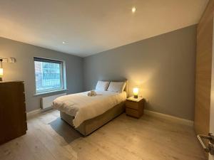 Stylish 2BDR House with 2 Bathrooms Garden