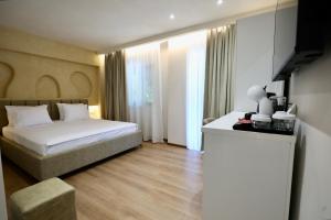 Andorini Hotel
