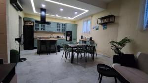 Brand New Designer Townhouse - Sunset Views