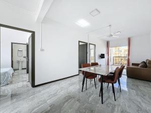 Adam Cool Villa Pereybere