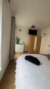 Terraced 1BD near Arsenal Stadium