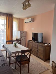 Mirabell Apartment Bansko - Mountain View & Fireplace