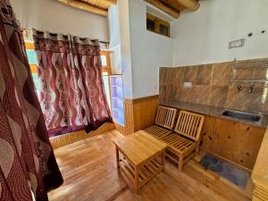 Sponbo Guest House, Leh