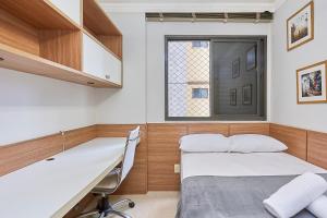 Barra Norte, 3 quartos até 8 pessoas, vaga privativa, prédio frente mar