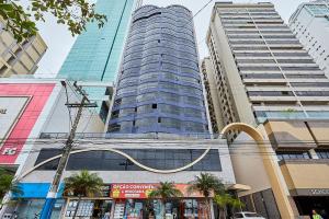 Barra Norte, 3 quartos até 8 pessoas, vaga privativa, prédio frente mar
