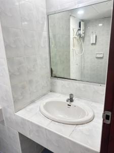 DEN-A2 Pratunam - Juldis Tower