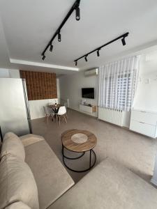 Joana Lakeside Apartment