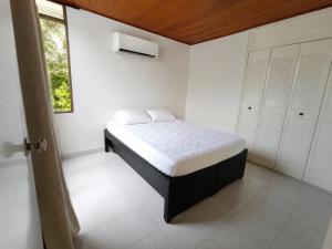 APTO CENTRO DE MELGAR CON PISCINA EN CONJUNTo