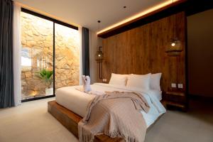 Soft OPENING 4BR ESCOL SEMINYAK PRIVATE POOL TROPICAL MODERN WALK TO EAT STREET LA FAVELA